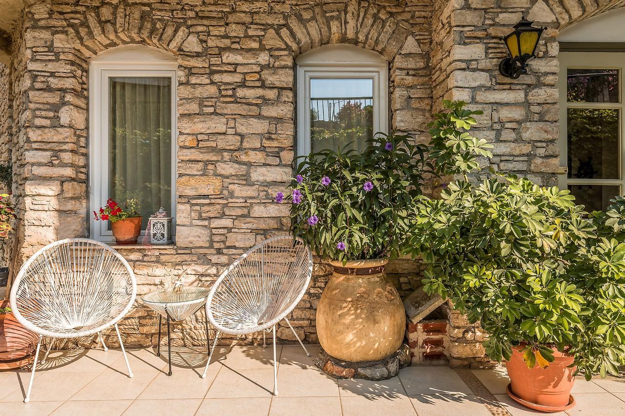 Virginia Hotel Samos Town